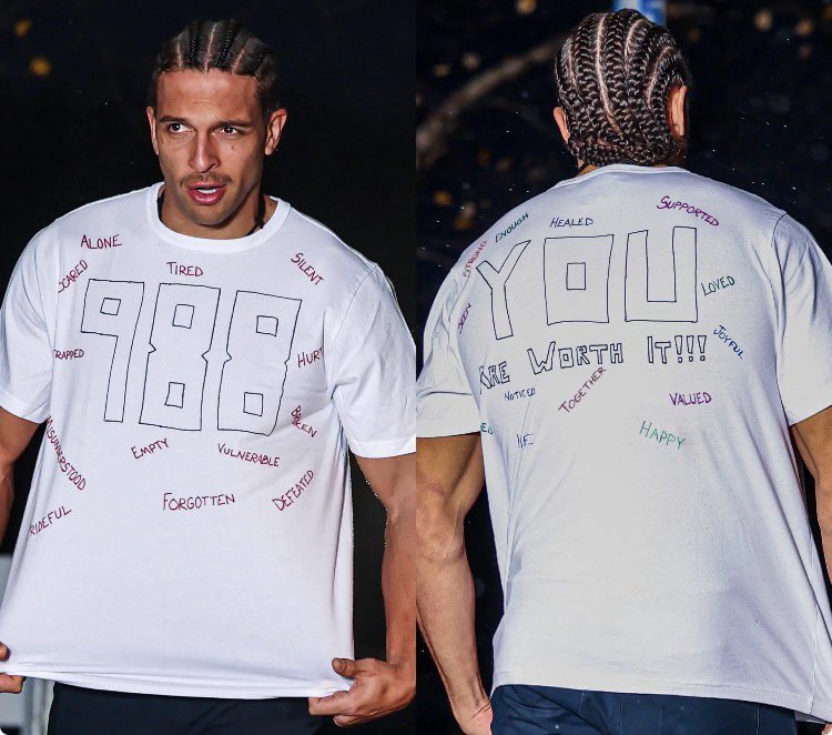 #Patriots WR Mack Hollins arrived at tonight’s game wearing a suicide prevention shirt with the suicide hotline written on it.

(📸: <a href="/Patriots/">New England Patriots</a>)