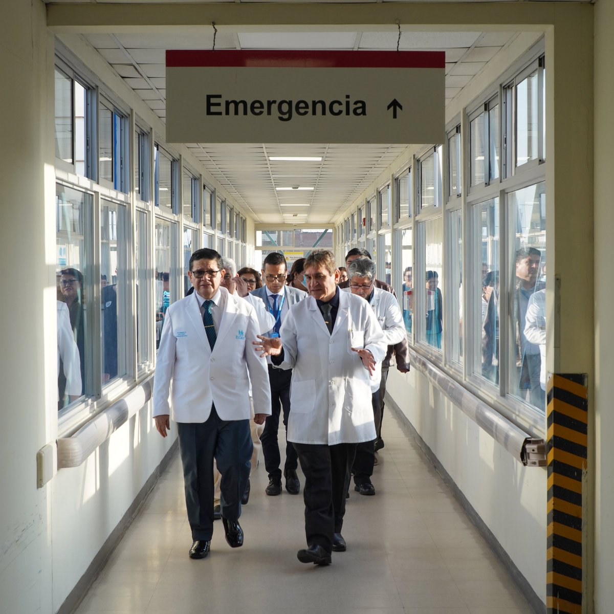 Segundo_Acho_M's tweet photo. Supervisé las áreas de UCI y Emergencias del Hospital Almenara para verificar el funcionamiento de los servicios y atención a nuestros asegurados. Esta visita reafirma mi compromiso con una gestión humana, transparente y enfocada en fortalecer la calidad de los servicios de salud https://t.co/eUnDua8mIa