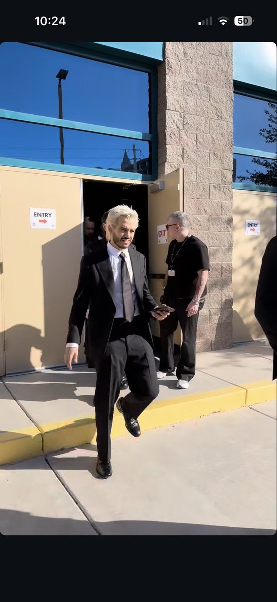 moratcontent's tweet image. Vestido de gala!

MORAT X LATIN GRAMMY