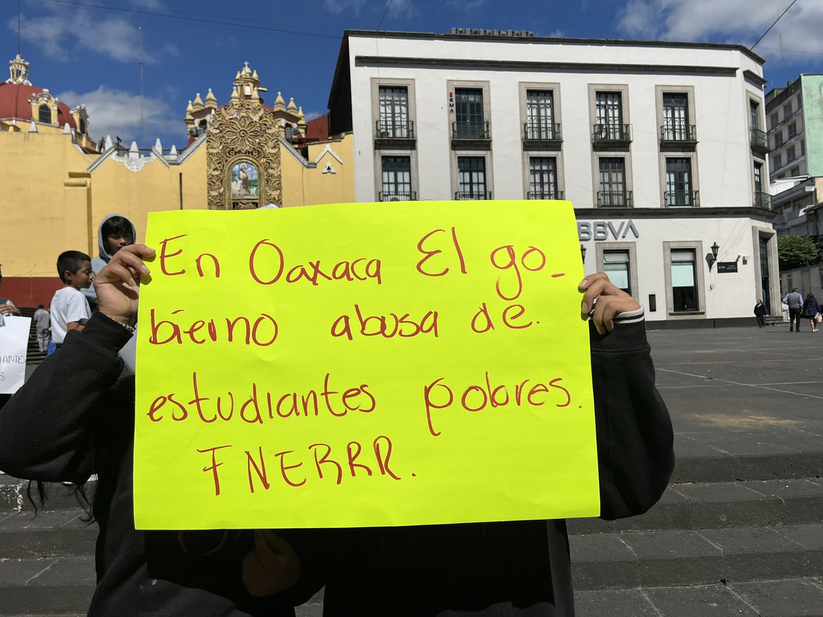 Los estudiantes agredidos en #Oaxaca organizados en la <a href="/FnerrrOax/">FNERRR OAXACA</a>, no puede quedar impune. Rechazamos el desalojo y la agresión contra jóvenes que solo exigen su derecho a la educación. Exigimos justicia. <a href="/salomonj/">Salomón Jara Cruz</a> <a href="/Claudiashein/">Claudia Sheinbaum Pardo</a> 
#4TOaxacaIgnoraEstudiantes