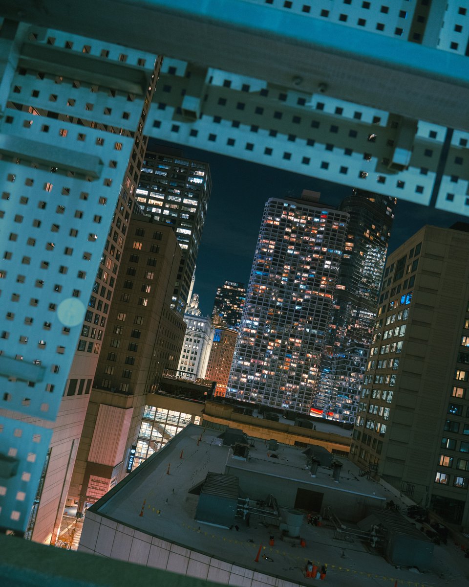 _thecolorfulkid's tweet photo. Feeling blue in Chicago https://t.co/b6cr1smJpd