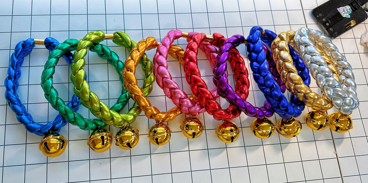 Ayeeee—— I prepared 10 colors of the metallic collars for MFF!! 🌈
See y’all at my table! 🥰✨
#fursuitaccessories #fursuitcollar #furryartist