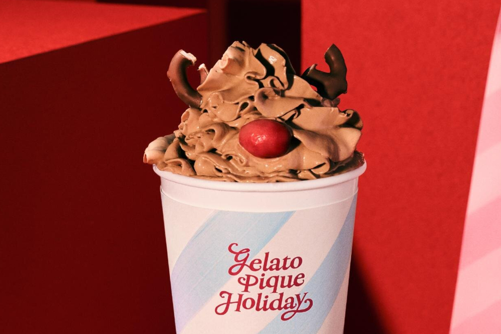 ジェラート ピケ カフェ“いちご帽子のベアサンタ”主役のクリスマスクレープ、アールグレイ×洋梨など - fashion-press.net/news/140287