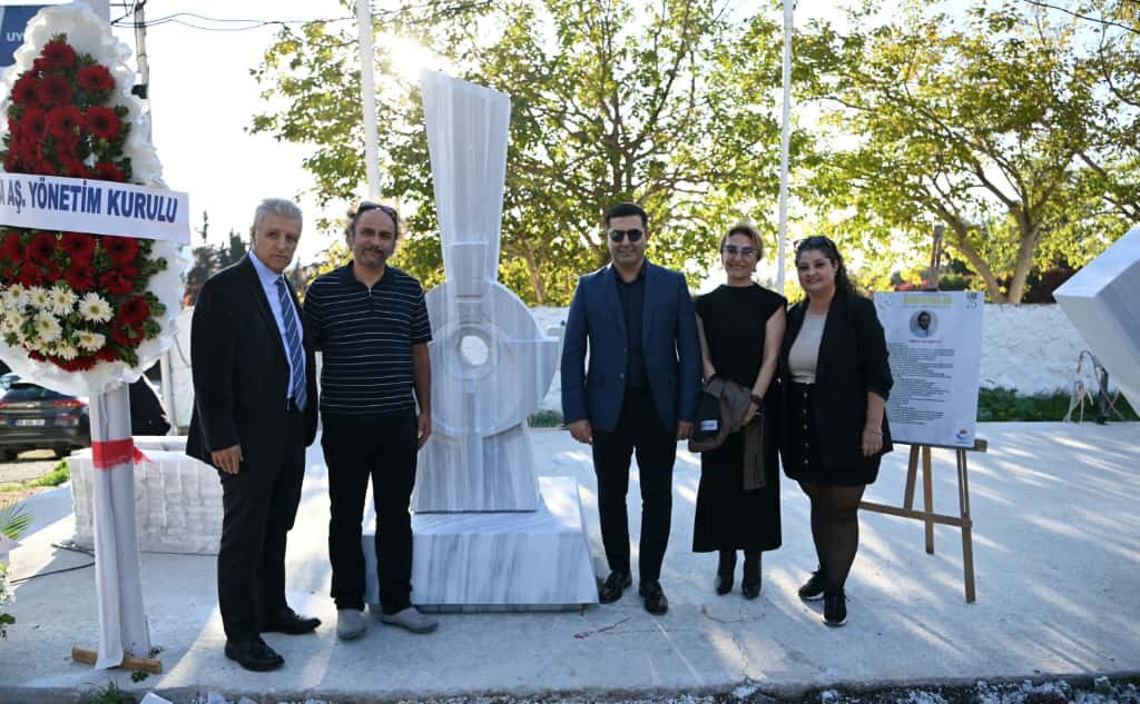 KUŞADASI’NDA MERMER BLOKLAR ’ADALET’ TEMASIYLA ŞEKİLLENDİ yerelinsesi.com/kusadasi-nda-m… <a href="/KusadasiBel/">T.C. Kuşadası Belediyesi</a>  <a href="/omergunel/">Ömer Günel</a>