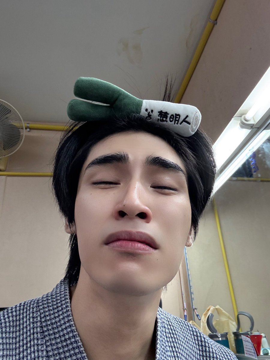 untonaa's tweet photo. เก็บความน่ารักแป๊บก่อนลุยฝนลุยแดด😉
...มี๊ปวดท้องรอยาออกฤทธิ์จะทำงานต่อ😌
#วายุ #WAYU
#รักแห่งสีลม
#LoveOfSilom
#LoveofSilomTheSeries https://t.co/KrGBJHviLI