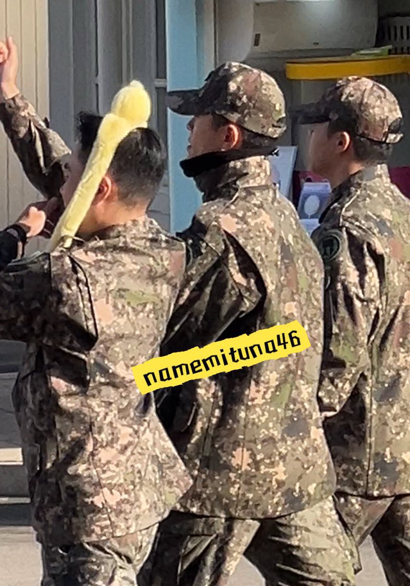 แล้วเขาเป็นคนดังอะ🥹 แต่ก้ยังได้ออกไปแฮงค์เอ้าค์กะเพื่อนๆในสถานที่ ที่แบบเปิดมากๆๆๆๆ ชั้นเอ็นดูมากจริงๆ คือเปนทหารเงินเดือน 25k ก้ต้องใช้สวัสดิการให้คุ้มนะ ก้อมันเข้าฟรีอ่า ใช่มะแจน655555555555