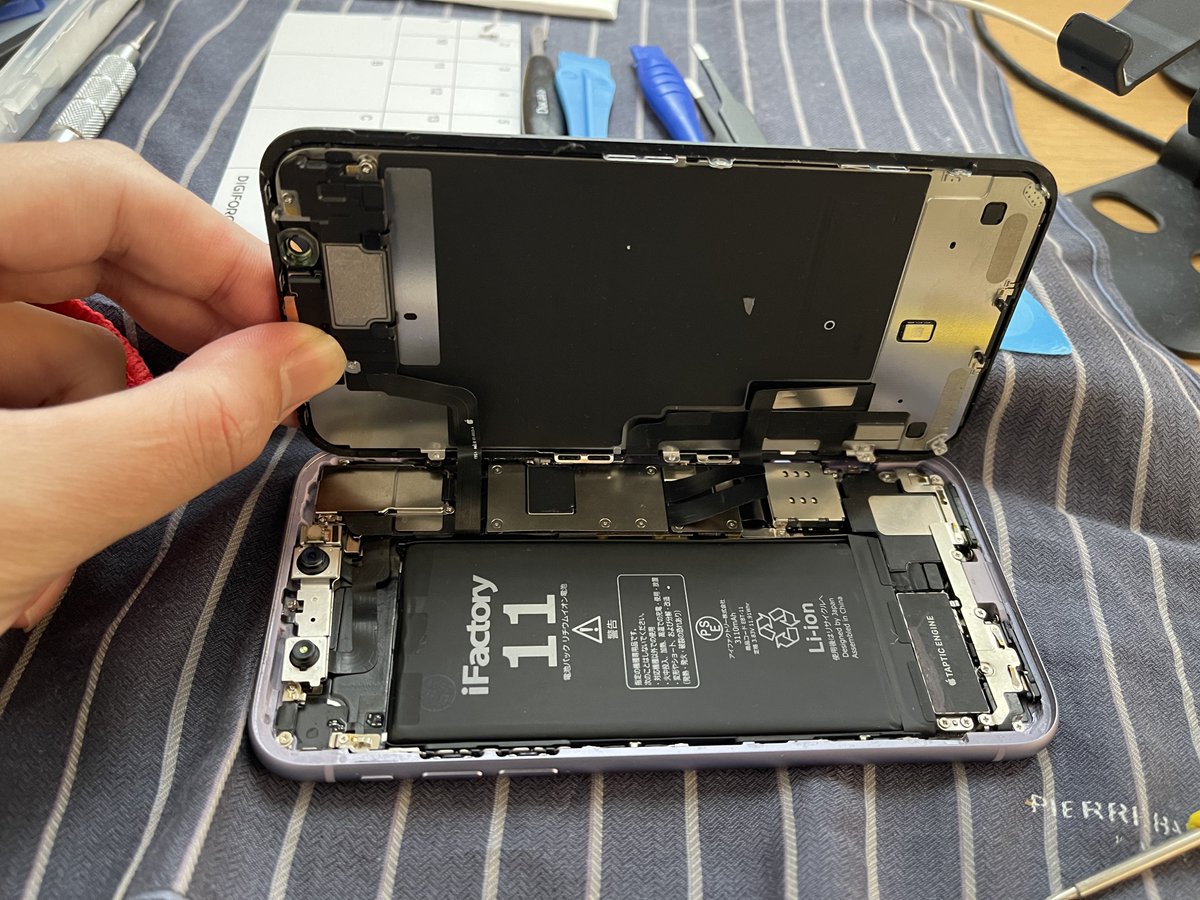 iPhone11 バッテリー交換完了✓ 最大容量76%→100%に