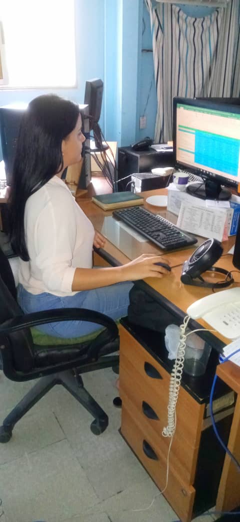 yurisley_valdes's tweet image. El programa de #FormaciónDual avanza con fuerza: Est de #Eléctrica de 3ro y 4to año están apostando al desarrollo del sector #Electroenergético. Fortalecen sus competencias y profesionalismo, demostrando un firme compromiso social. Jóvenes que construyen el futuro @UniversidadMoa