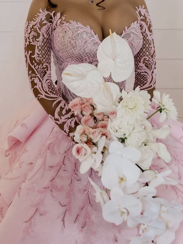 still not over monaleo’s pink wedding dress🤍