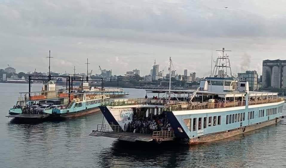FerryKenya's tweet image. Good evening,
Four ferries are at your service at the Likoni channel.
SAFETY TIP;
1. Embark/disembark aboard as directed by our marshals.
2. Do not sit, lean or stand on the guard railings.
Safe sail.
 #likoniferry  #PSSDTransport #Kenya_Ports #kmakenya #TransportKE #ntsa_kenya