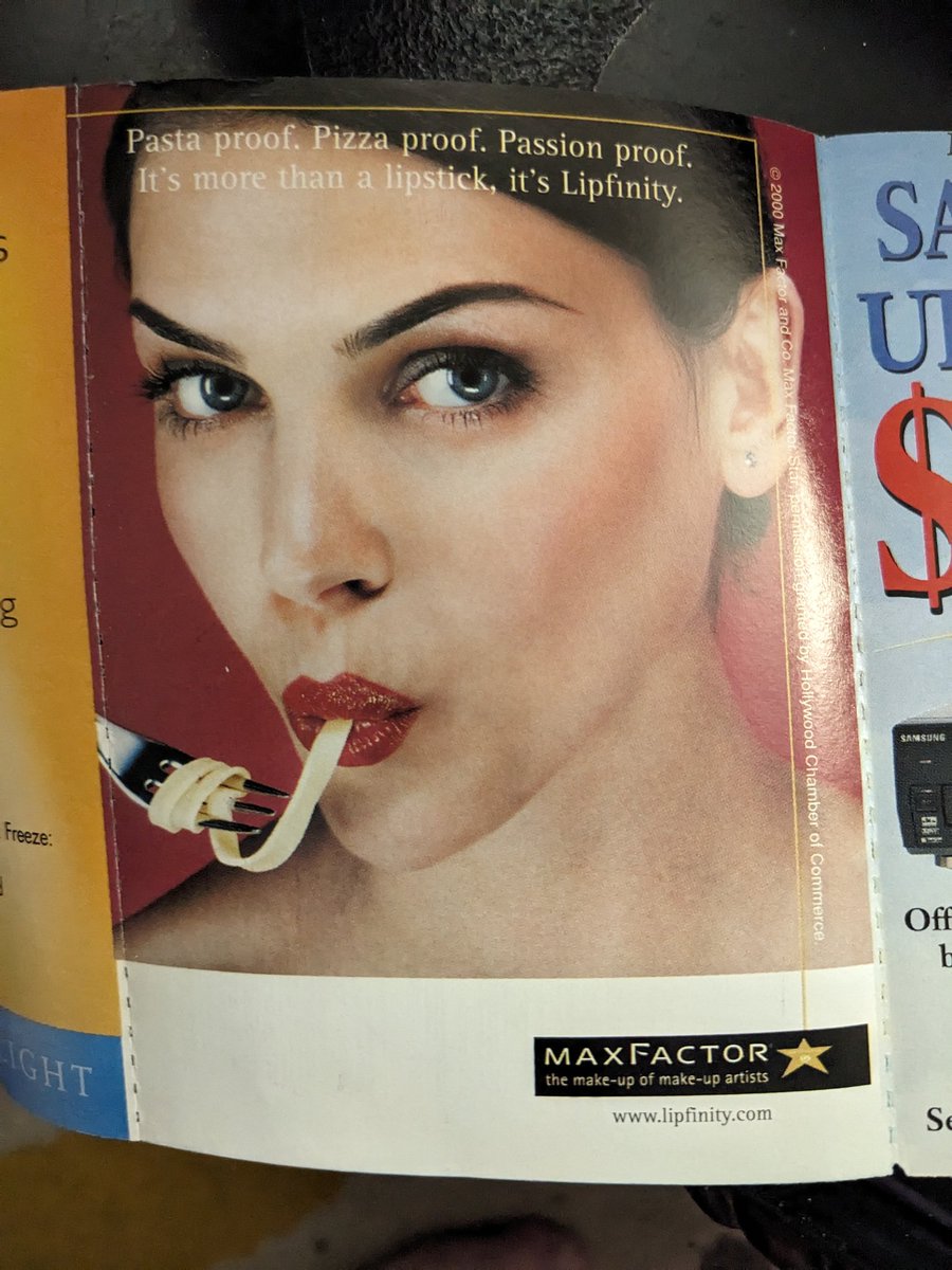 alwizpuken's tweet image. #maxfactor #smokingbythedumpster