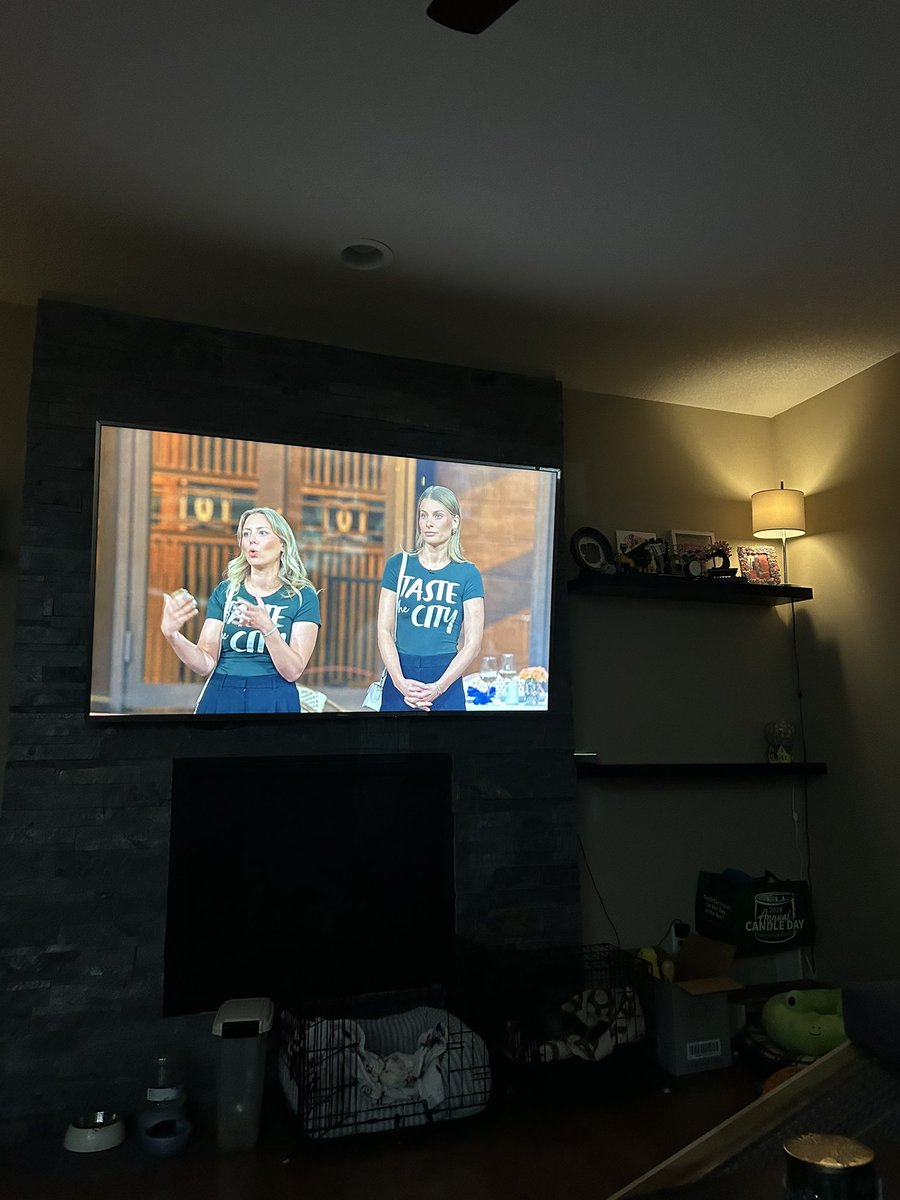 Watching Dragons Den cause a friend of mine is on it. Super excited for Jo and Melissa. Congrats ladies ♥️