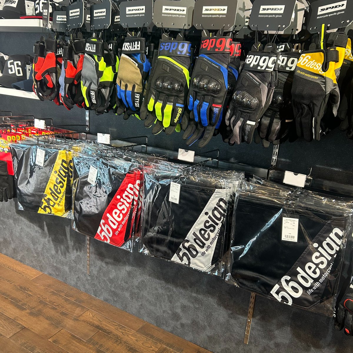 こんにちは🍂 本日は19:00まで営業しております！ 【新商品入荷