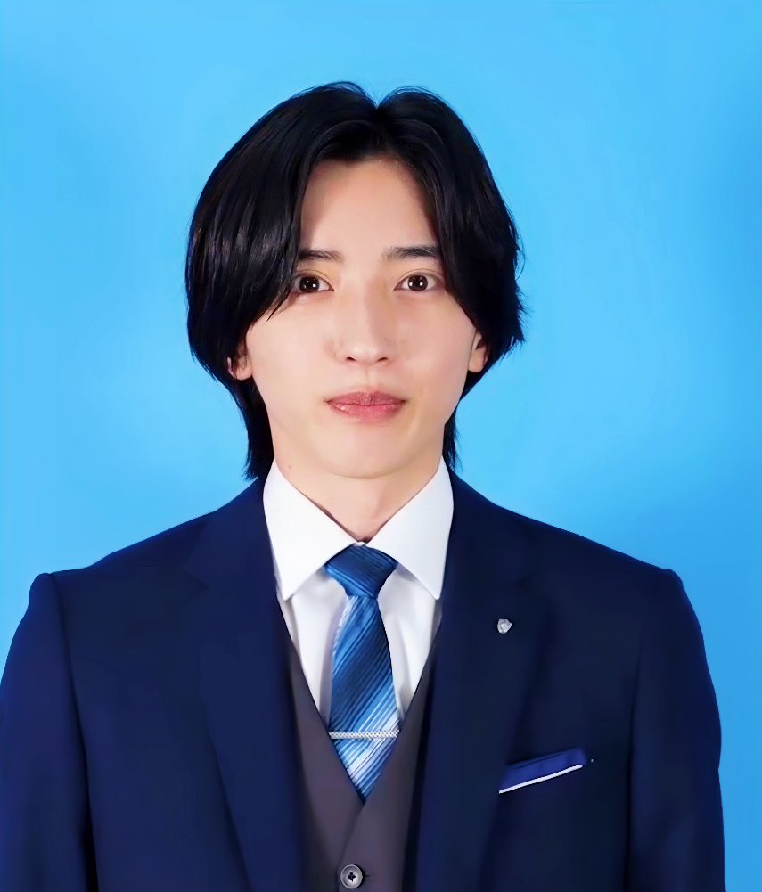 私が人事で履歴書の写真がコレだったら即採用です
学歴なんて見ません
志望動機なんて気にしません

#道枝駿佑