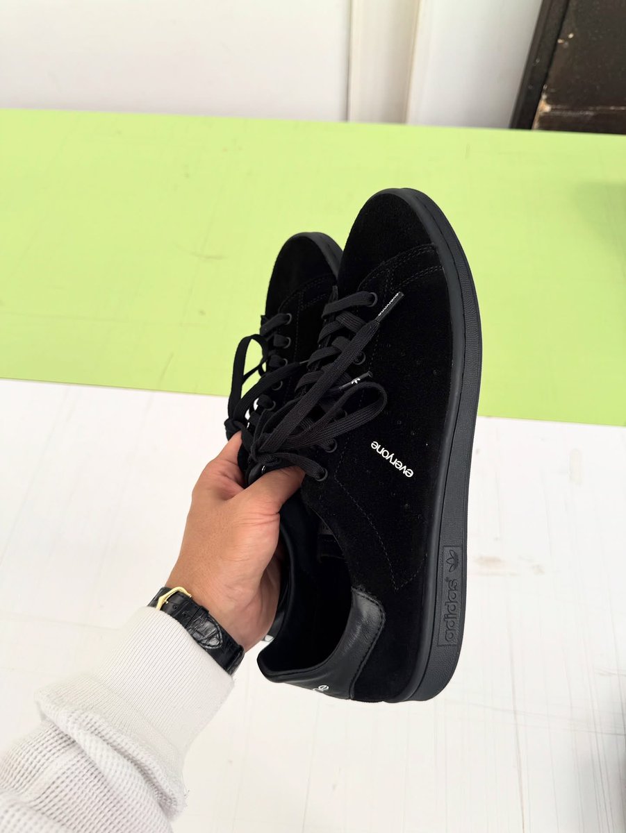 2025年 11/22 発売】 everyone × adidas Originals STAN SMITH