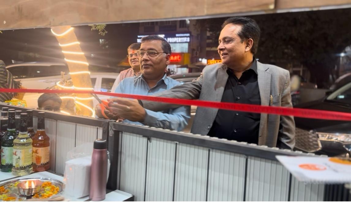 atulsinghal25's tweet image. दिल्ली के रोहिणी सेक्टर 3 में फास्ट फूड सेंटर मोदी मेनिया का उद्घाटन किया @PMOIndia @aaj_kehna_hai @AshokGoelBJP @payalgupta27110 @RSSorg @VHPDigital #modimania