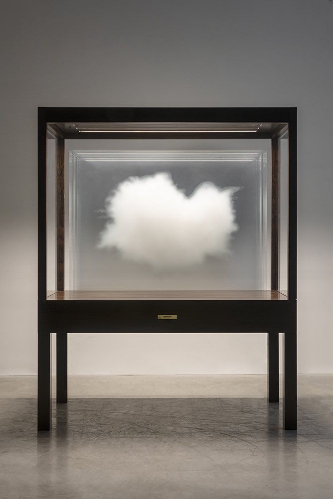 xxxlvoid's tweet image. Leandro Erlich 구름들
탐난다..