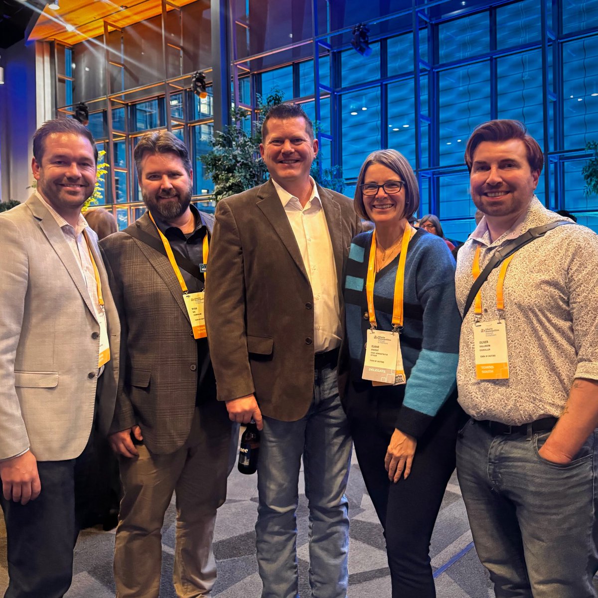 A pleasure to be in Calgary for this year’s Alberta Municipalities conference, an excellent opportunity to connect with leaders from across the province. It was especially great to catch up with members of Okotoks Town Council and Mayor Tanya Thorn to discuss local priorities and