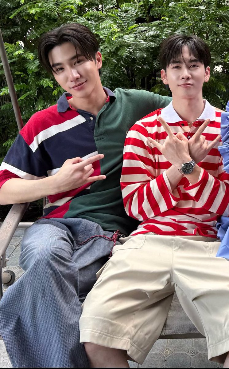 คนเป็นแฟนกันทำท่าเหมือนกันก็ปกติ ใช่ไหมคับครูพบเมฆ ครูน้องโซลาร์🫢

PERTHSANTA HOMEROOM LYT 

#LoveYouTeacherSeriesQ6 
#LoveYouTeacherSeries 
#PerthSanta #เพิร์ธแซนต้า
#PerthTanapon #Santapp