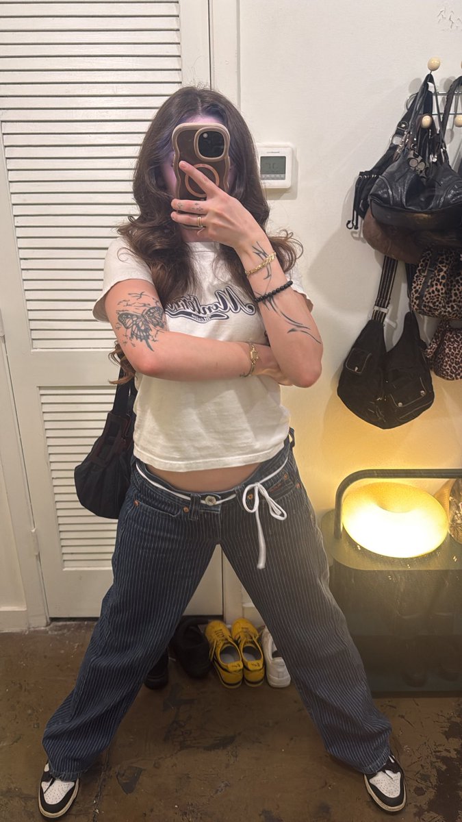 caaleigh's tweet image. hello