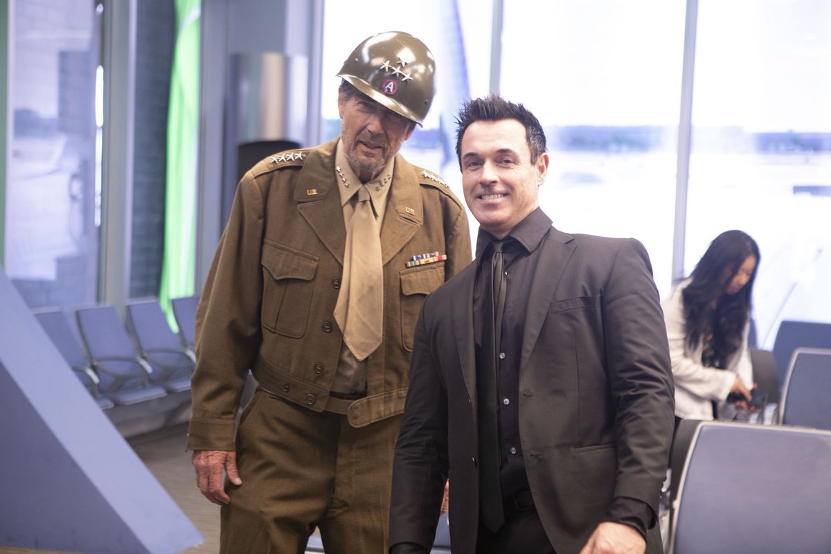 Cinema_Epoch's tweet image. New BTS from the UNTITLED films by Gregory Hatanaka, Jamie Grefe &amp;amp; Scott Hillman.
Three shoots. Zero downtime. Full indie energy.
#colonelleemongolian #3dimension #jamiegrefe #babycat #gregoryhatanaka #scotthillman #foreignfilm