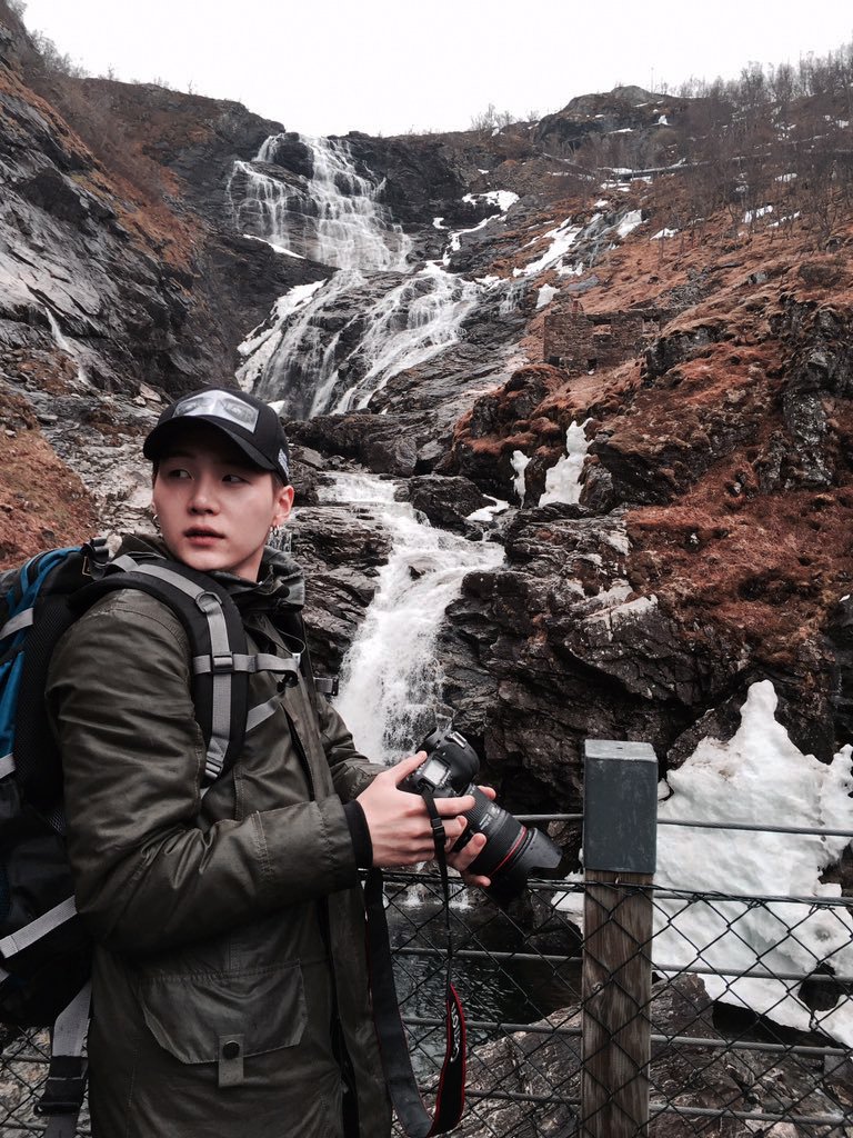 TAEJKKAC's tweet photo. Según fuentes oficiales el cantante, compositor y miembro de BTS SUGA estaría de vacaciones en la provincia de Mendoza, Argentina visitando la Cordillera de Los Andes. 🇦🇷🇦🇷🇦🇷

Aún no se sabe cuándo llegó al país! https://t.co/ypbZJ5nP3Q