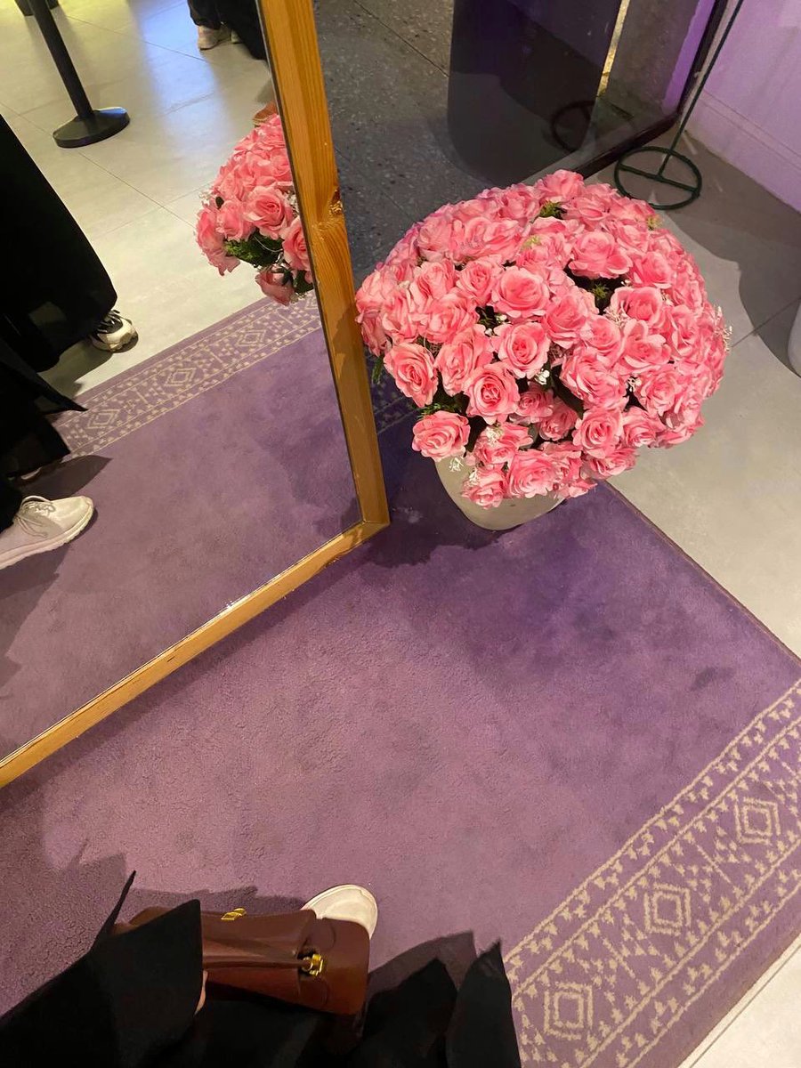 كُنت اضن ان رحلات العائله تملأ فراغ فقد الاصدقاء ولكن لن يكونو كذلك ):