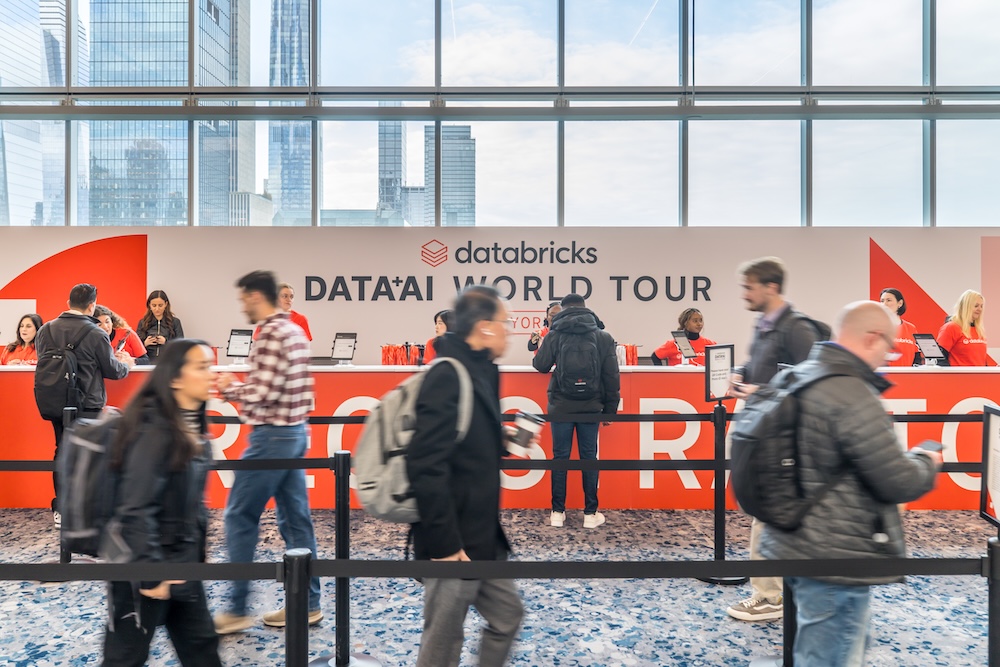 Data_AI_Summit's tweet image. That&apos;s a wrap on #DataAIWorldTour NYC! 🗽 

More than 2,700 data leaders and innovators came together to connect, learn, and shape the future of AI.

The day covered AI agents, Agent Bricks, Lakebase, and insights from customers and partners — all focused on real-world impact.