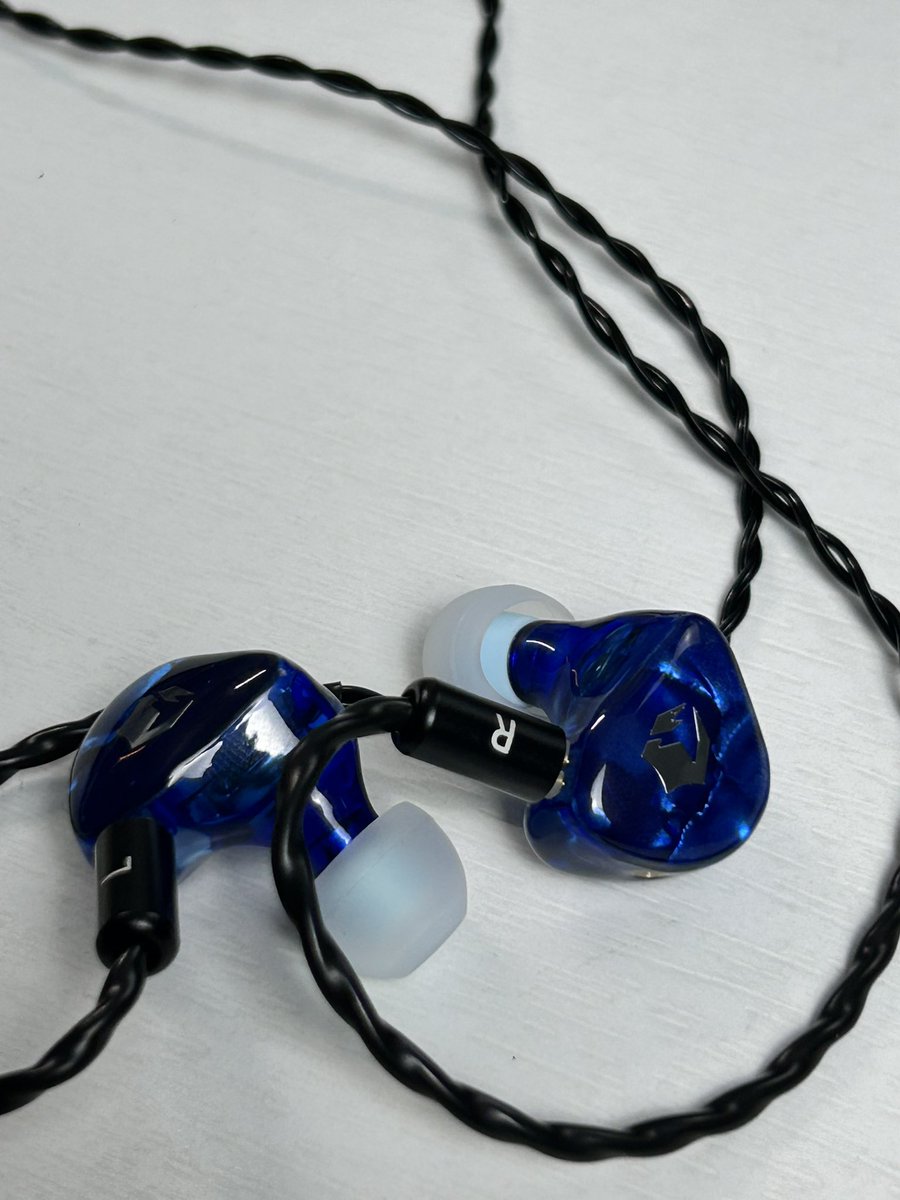 isacsetup's tweet image. new epz g10 #desktopsetup #iem