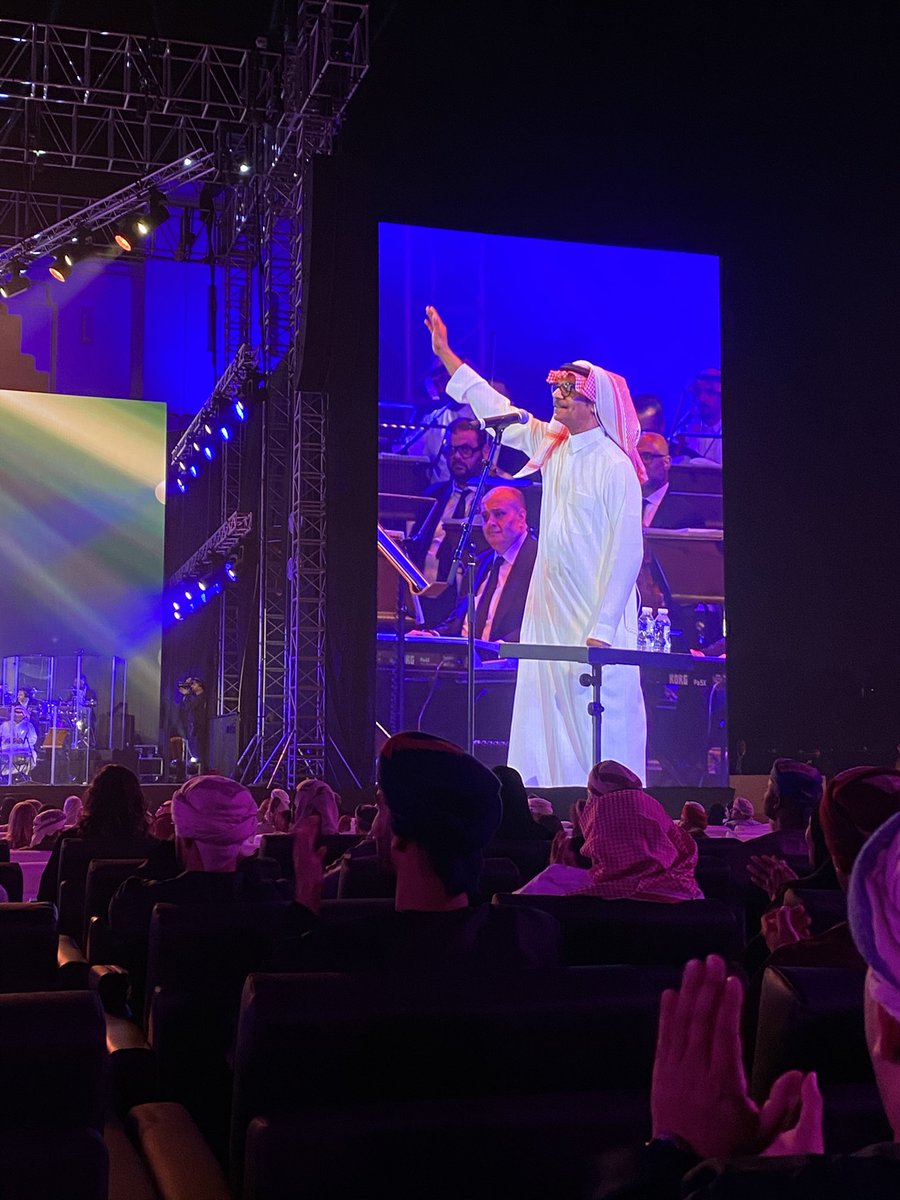 mar5_i's tweet photo. شكراً يا أعظم موسيقار 🎶🦅

 #رابح_صقر_في_عُمان https://t.co/Y1SghPVATH