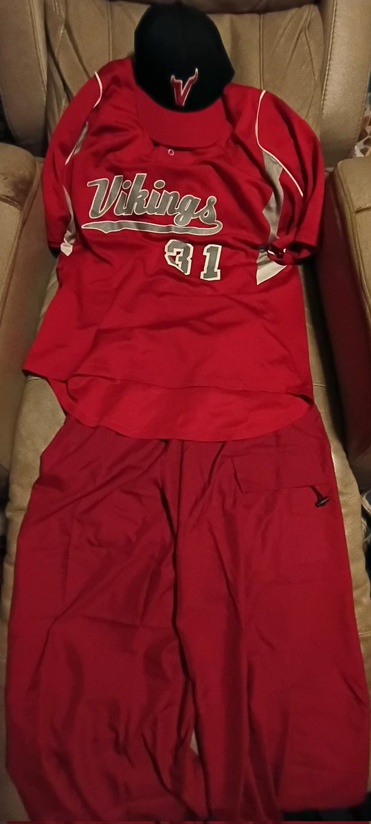 Carl Holcomb tweet media