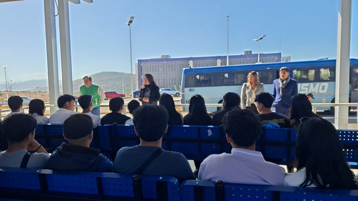 buap_fcc's tweet image. 🎉 ¡Bienvenido el CECyTE Guadalupe Victoria a CU2 BUAP!

Agradecemos a los Coordinadores de Programa Educativo, docentes, estudiantes y al Arq. Uziel García por recibirnos y facilitar la presentación de proyectos que inspiran a estudiar en la FCC.

🐺 #SomosLobosBUAP