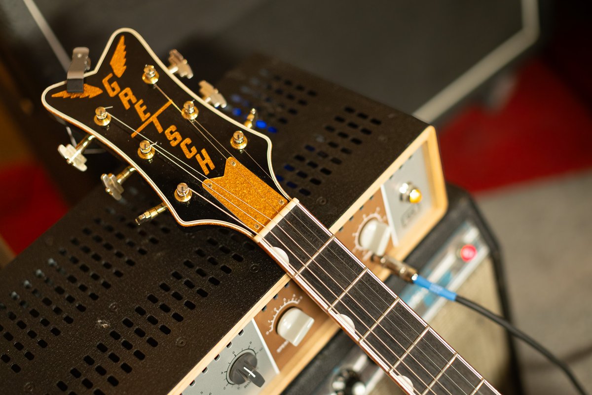GuitarTricks's tweet image. Anders and Barrett⁩ invaded the GuitarTricks studio in Los Angeles today to film some more episodes! Check out Barrett's @Fender Jazzmaster! And Anders brought his trusty @GretschUSA #guitar #guitarlessons