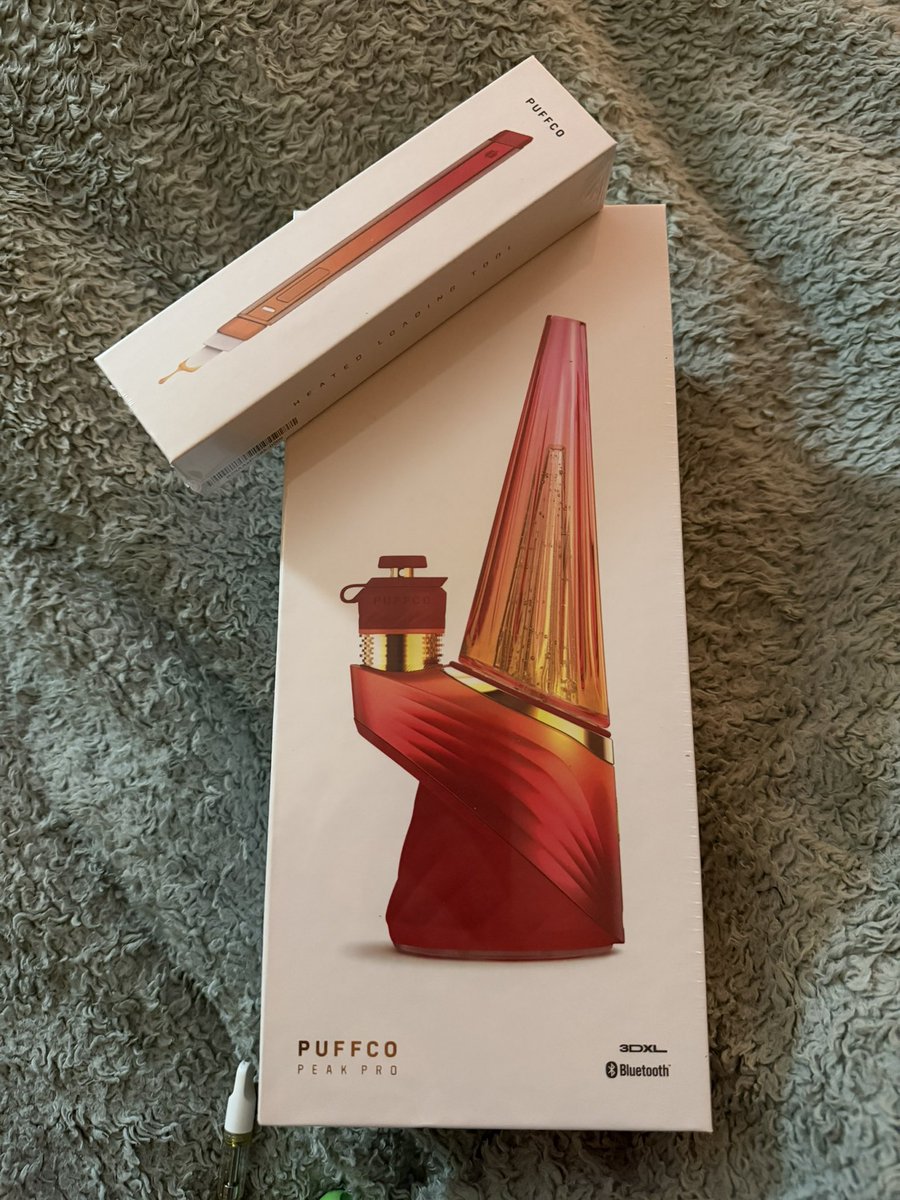 He spoils me 🙈🩵

Super excited to use these bad boys 👆🏼😍

#puffco #peakpro