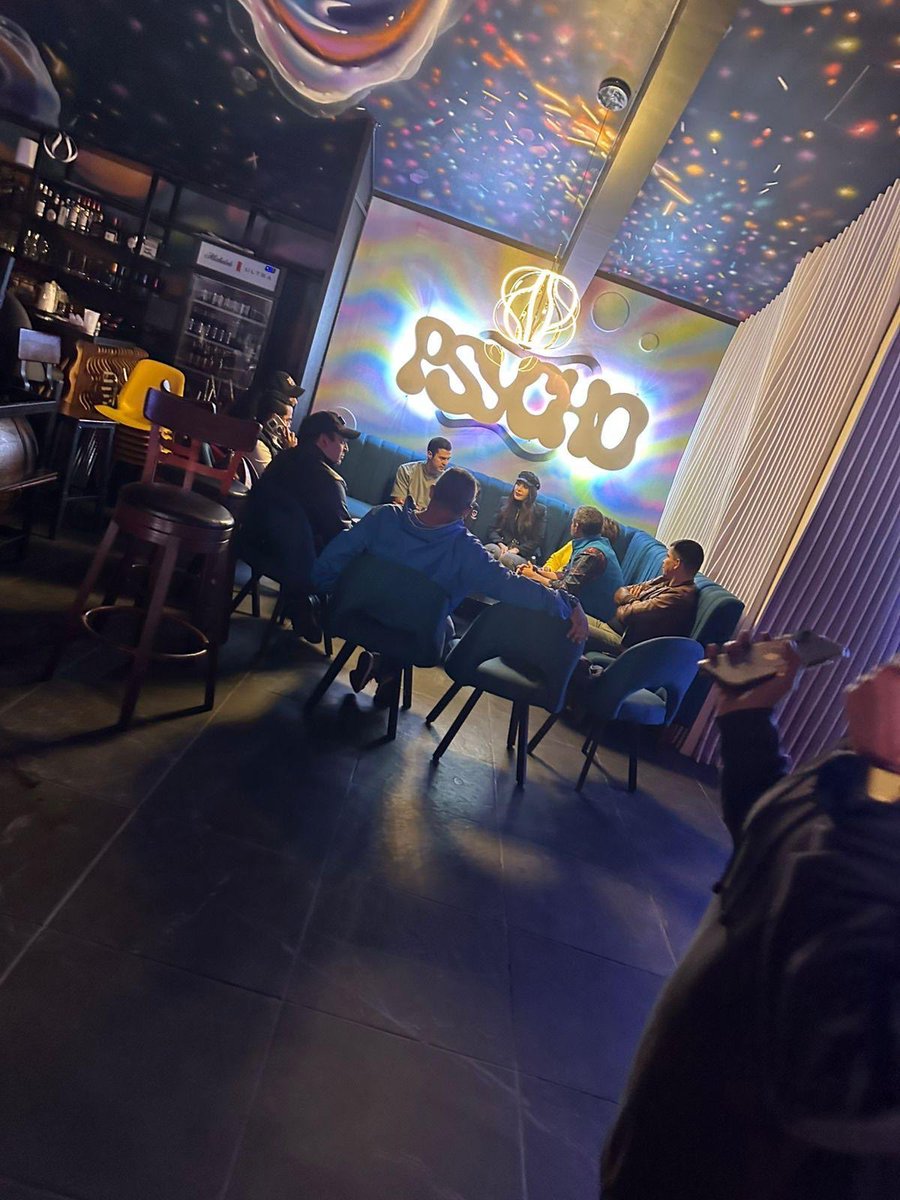 ricsotohn's tweet image. #LoÚltimo 🗣️🚨 En la desesperación ante inminente derrota, captan foto de la esposa de Salvador Nasralla con el reconocido cachureco miembro del gobierno del juanorlandismo 🇸🇴 Erasmo Portillo. 

Únanse como quieran ¡NO VOLVERÁN! ✊🏻🌺 Este 30 de Noviembre todos con #RixiPresidenta