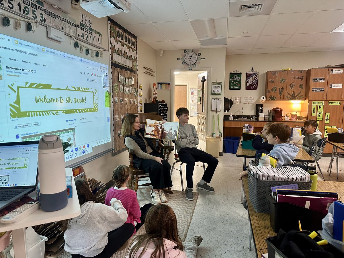 A few Mystery Readers stopped in today to read some Thanksgiving stories 🦃