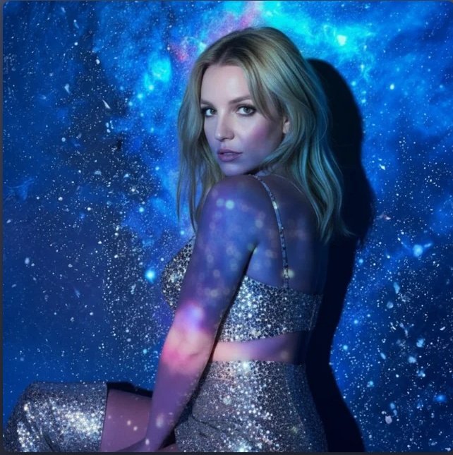 CasteShows's tweet image. Swimming in the stars #BritneySpears 🫶✨