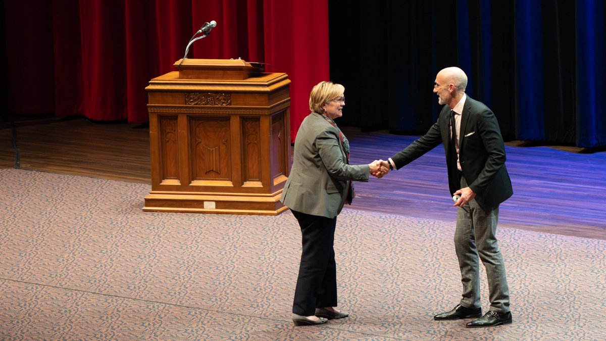 Trinity_U's tweet image. Dr. Arthur C. Brooks brought the science of happiness to Trinity last night, sharing five years of research along with a simple promise. If we practice what science says, our lives can change in just four months. He urged us not only to learn it but to live it and to become…