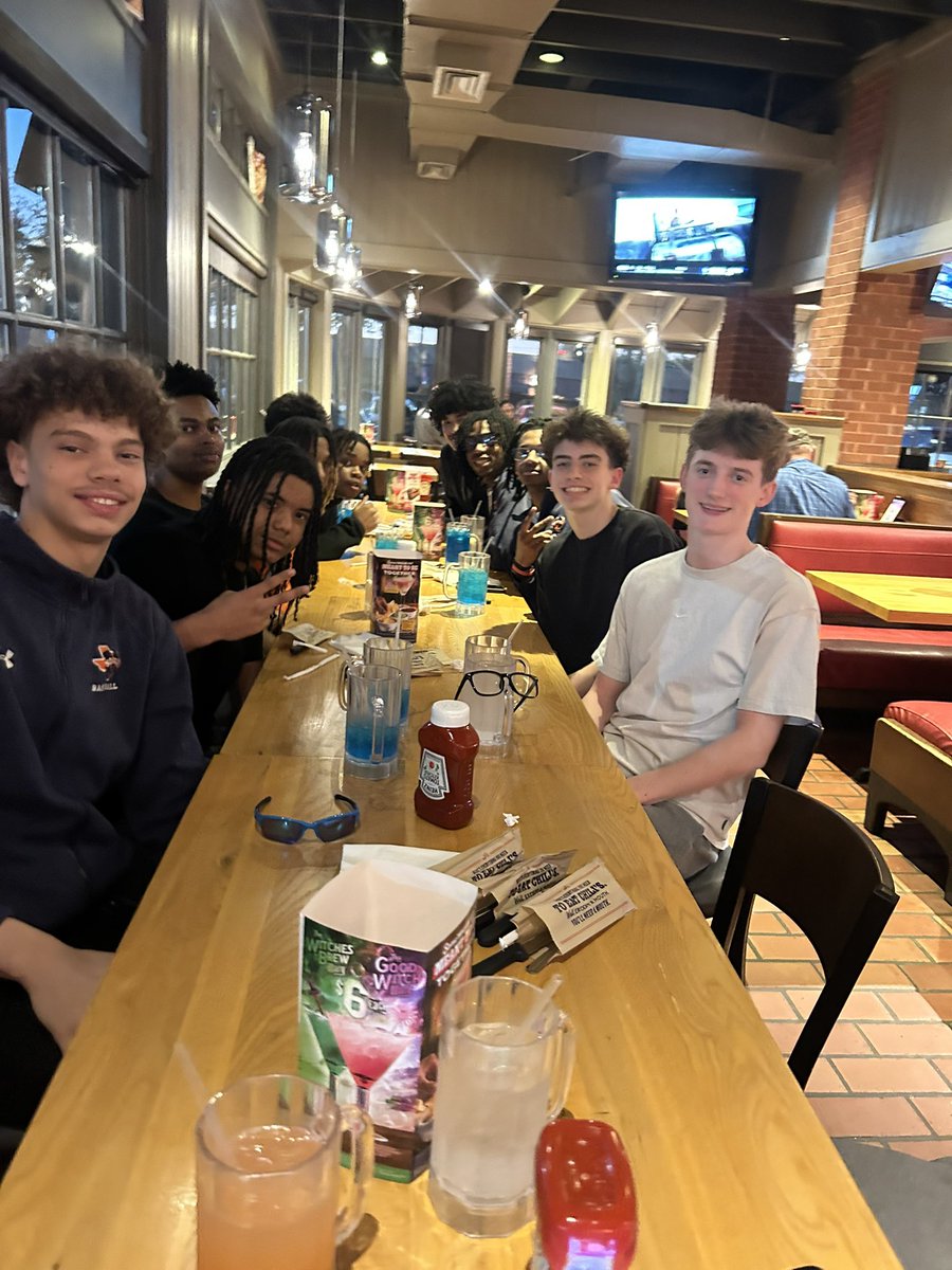 Team Dinner before we start our 🏀 season tomorrow night. #NorthHoops