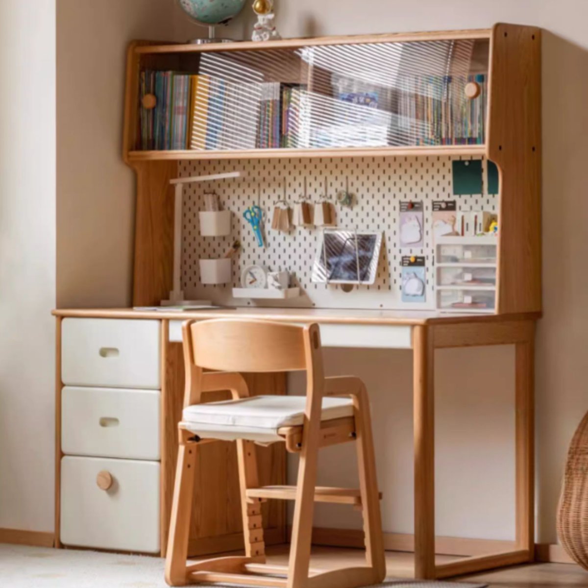 ff49747809's tweet image. Struggling to keep your child&apos;s study area tidy? Clutter distracts &amp;amp; delays learning. Our Oak Solid Wood Modern Children&apos;s Study Table offers a stylish, functional solution 🌟 #LearningInStyle #SpaceSaver. Transform your kid’s study space today!