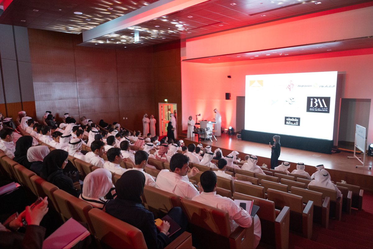 #مُجَلَّس_كُتّاب_البِدَايَة

مع ختام فعاليتنا، أتقدم بجزيل الشكر لكل من كان له دور في إنجاح هذا الحدث.
وأخص زملائي بالشكر اعضاء نادي القانون
الدستوري ، فهم ركيزة هذا التميز بعد توفيق الله.

امتنان كبير لكل من حضر ودعم، ونلتقي بكم في انشطة قادمة ترتقي بتطلعاتكم