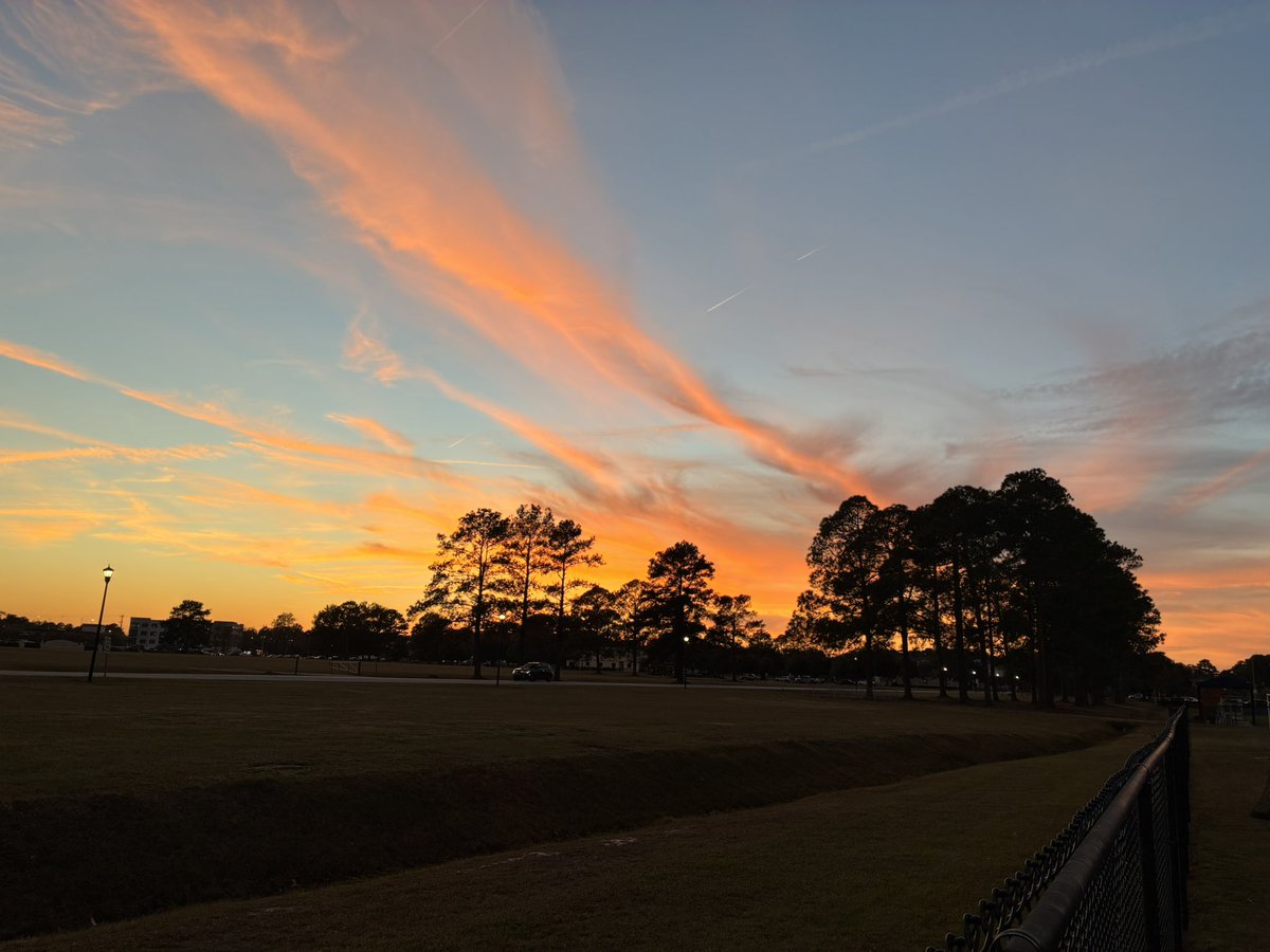MusserChristi's tweet image. Great practice with great views!! Love this place! #john330bucs @CSUBucsSoftball