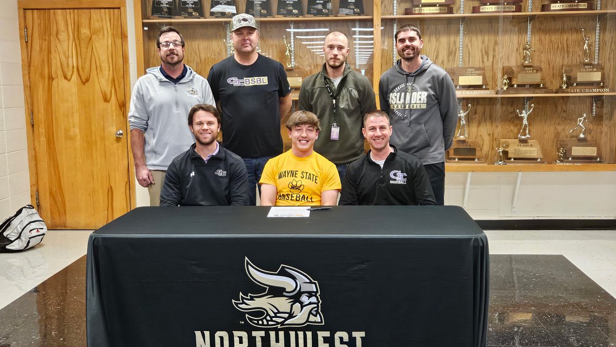 GISHbaseball's tweet image. Congrats @IanArends_2 on signing with @WSCBB today. You have a great support system with your family and friends. We are very excited for you!!!