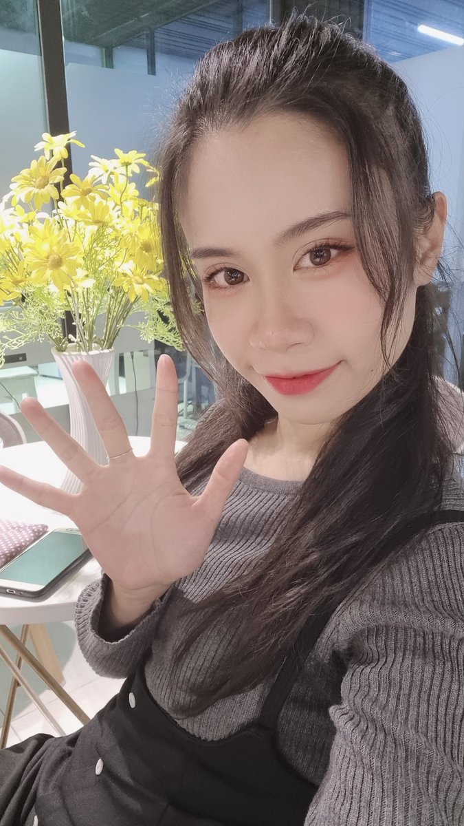 Polaris__Rei's tweet image. 皆さんおはよー👋😆✨☀️
金曜日だ(oゝД･)b
💜💜💜