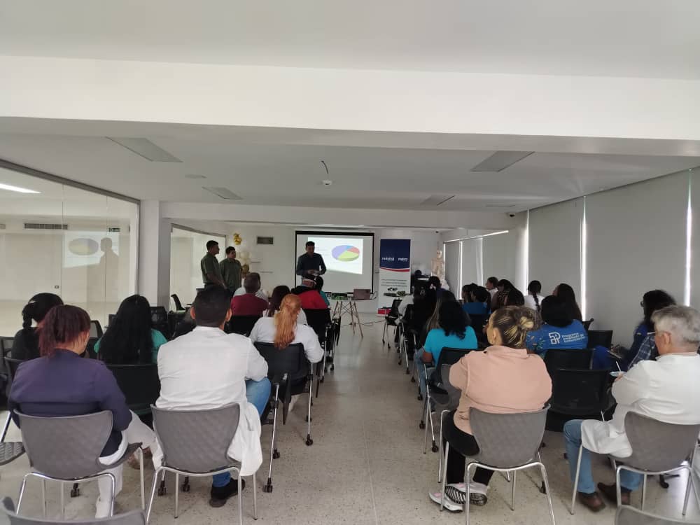 Hoy compartimos una jornada de actualización clínica con el equipo de #Epidemiologia del Estado Carabobo.
en los espacios de <a href="/redvital_ve/">redvital</a> para unificar criterios de atención y fortalecer la respuesta ante el accidente ofídico.
Gracias por la confianza en la @FundVivarium.
🇻🇪🐍