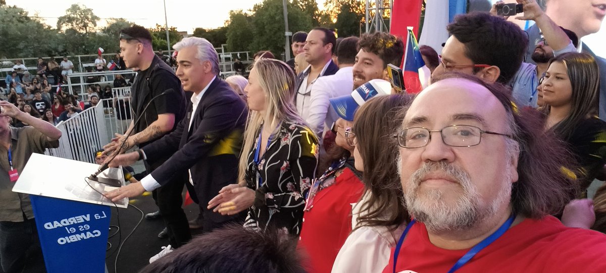 Más de 2000 personas en la comuna de El Bosque asistieron al cierre de campaña presidencial de Marco Enríquez Ominami.Organizaciones populares,independientes,Allendistas,humanistas,animalistas y candidatxs a diputados reafirmaron su apoyo a <a href="/marcoporchile/">Marco Enríquez-Ominami</a> y el programa de cambios