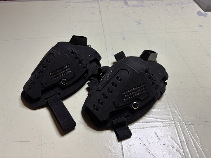 告知　#デザフェス62　に出展します！
スペースはK233&amp;K234の両日です！
#デザフェス62お品書き　を順次上げ中！

「汎用プロテクター」
汎用性高い肩、関節、腕、プロテクター
※ゴムベルトだから付けやすい

#デザインフェスタ
#デザフェスリポスト
タグつけてますので辿れます。
↓ #MAGicK