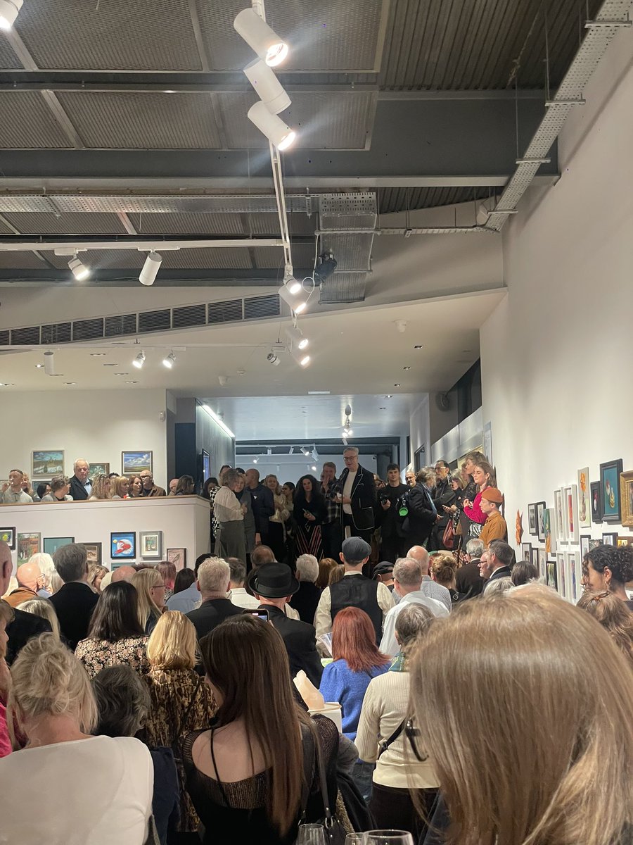 kennwadiogbu's tweet image. I made this piece at a time when everything felt like it was collapsing around me. You know that feeling of carrying more than anyone should have to. I know many of us have been there.

Exhibiting now at @mallgalleries, London. #ingdiscerningeye