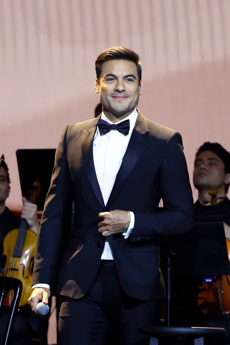 *CARLOS RIVERA EN LOS LATIN GRAMMY*

#CarlosRiveraEnLosLatinGRAMMY
#LatinGrammy2025

 #LatinGRAMMY
#carlosrivera #cluboficialsolotu 💙 #clubsolotu #riveristassolotu