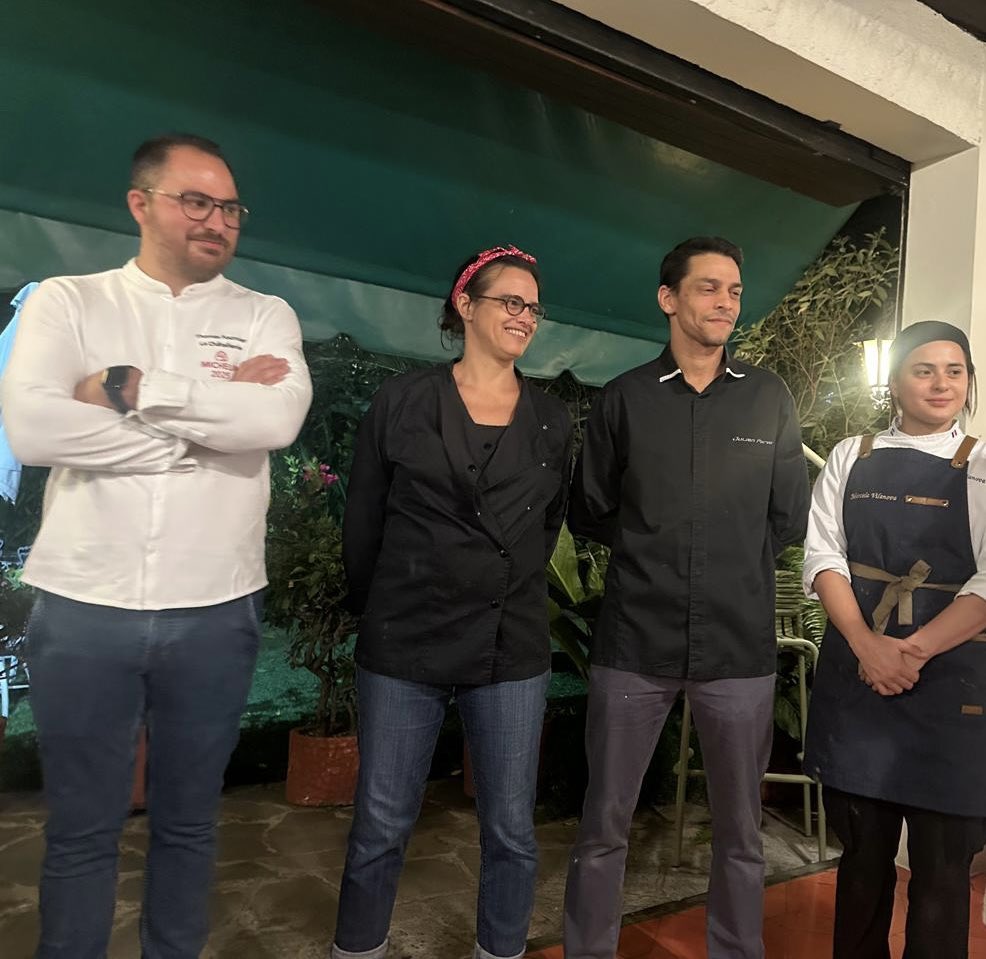 Con ocasión de la visita del Chef Francés Thomas Fournier galardonado por la Guía Michelin en 2023 y 2024, la Embajadora de Francia, Sra. Anne Denis Blanchardon, invitó a una deliciosa cena gourmet el martes 11 de noviembre a la cual asistió la CCI France El Salvador.
